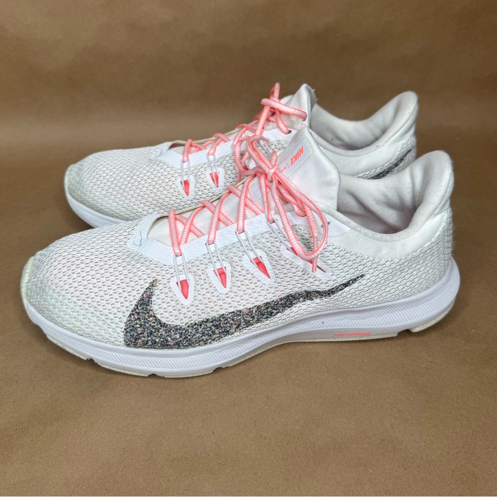 Nike women's Quest 2 running shoes size 11